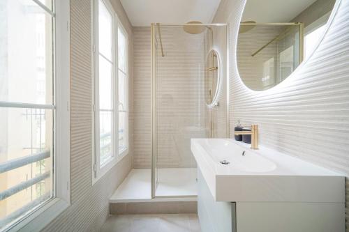 Elegant 4 BR apartment Spacious and decorated