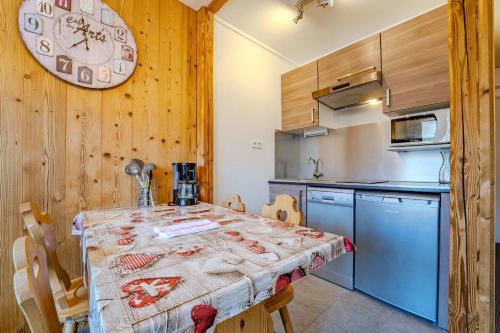Ski-In Out Apt w Mountain Views