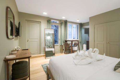 Modern studio in the heart of Paris near Eiffel Tower