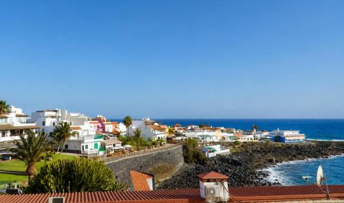 Ático con vistas al mar en el centro de La Caleta