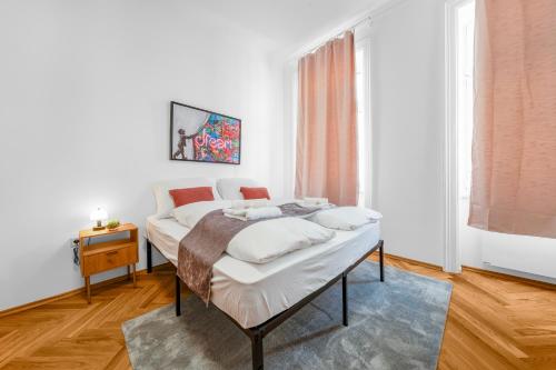 Modern studio, 14 minutes to the center, 2 people
