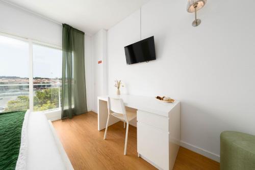 Expo - Double Rooms With AC and City Views