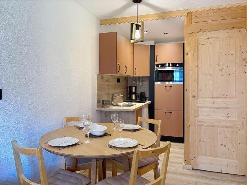 Apartment Le Hameau du Borsat - Val Claret-1 by Interhome