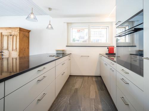 Apartment Majo 5-5 by Interhome