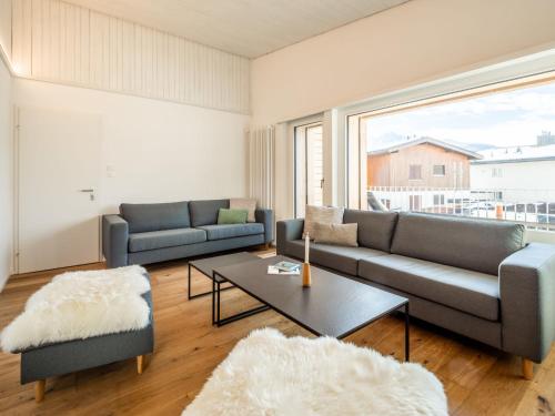 Apartment Majo 5-5 by Interhome