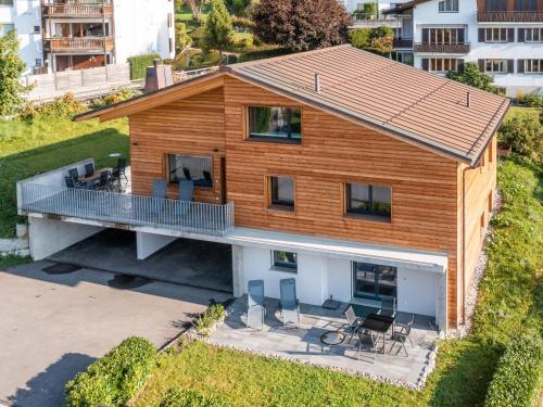 Apartment Majo 5-5 by Interhome