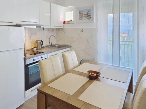 Apartment Emma by Interhome