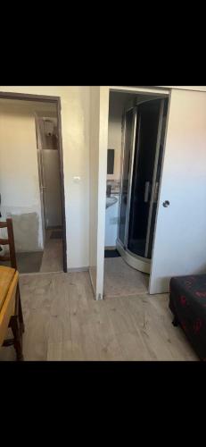 Studio 100 m des plages Clim