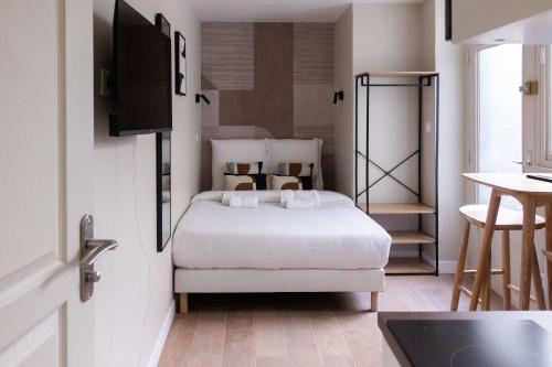 Cozy Parisian studio Opéra