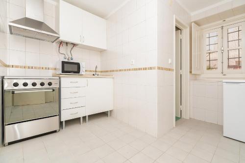 River View 1BDR Apt in Alfama close to tram