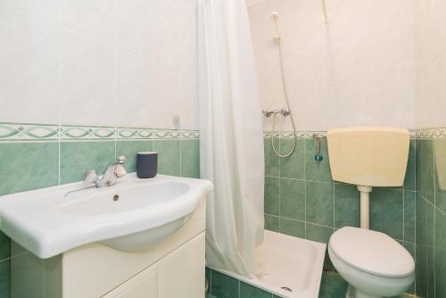 River View 1BDR Apt in Alfama close to tram
