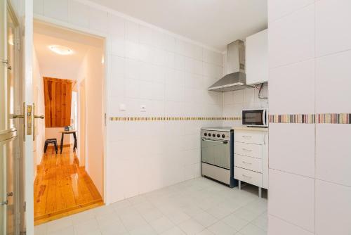 River View 1BDR Apt in Alfama close to tram