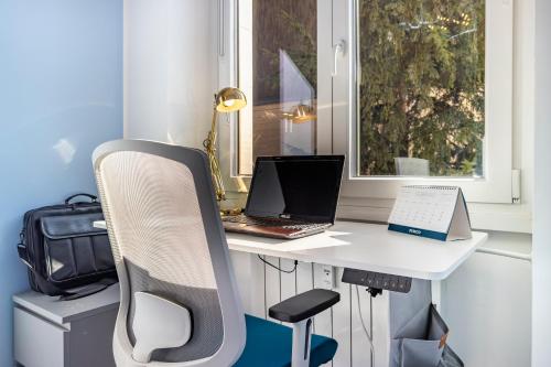 F205 Milano Suite - Workspace & Balcone - M4 Linate Duomo