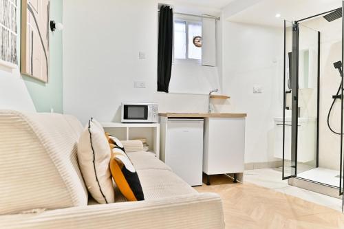 Small air-conditioned studio - Pereire