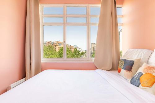 Bright apartment 2 bedrooms & air conditioning Paris 17