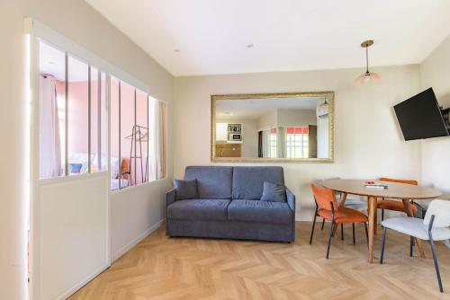 Bright apartment 2 bedrooms & air conditioning Paris 17