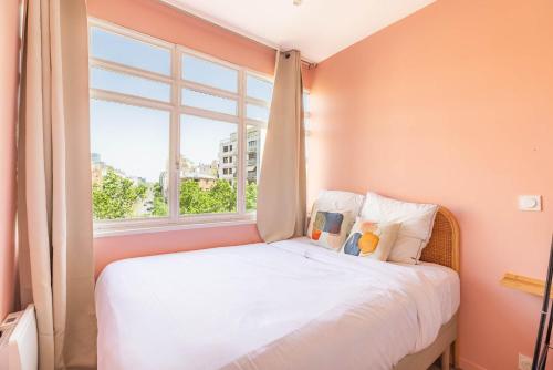 Bright apartment 2 bedrooms & air conditioning Paris 17