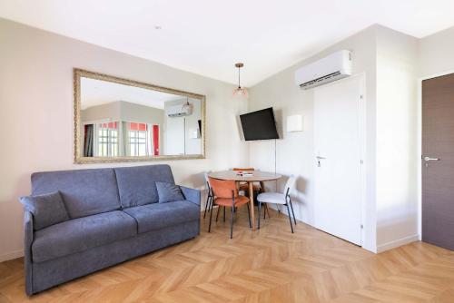 Bright apartment 2 bedrooms & air conditioning Paris 17