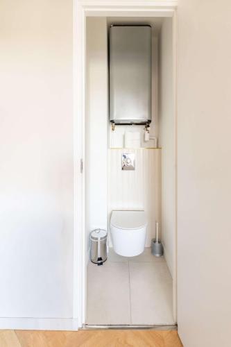 Bright apartment 2 bedrooms & air conditioning Paris 17