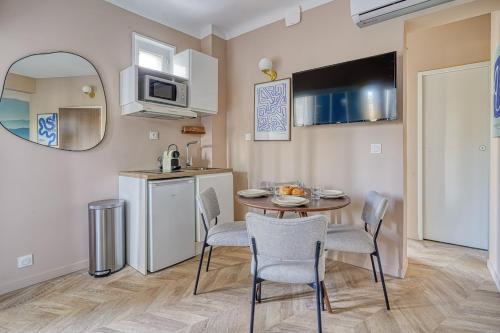 Beautiful 2 air-conditioned bedrooms