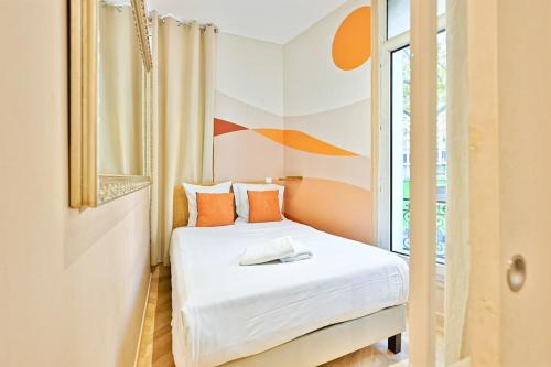 Designer & Air-Conditioned Apartment 2BR, Paris 17