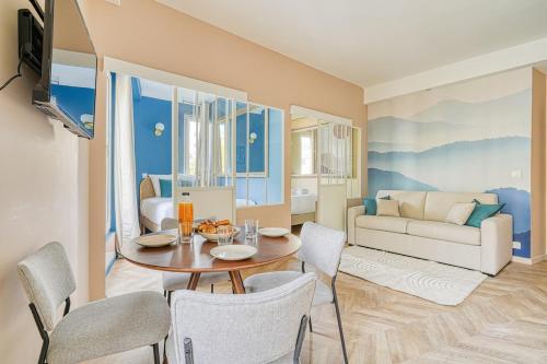 Calm and Comfortable 2-Bedroom Apartment in Paris 17th