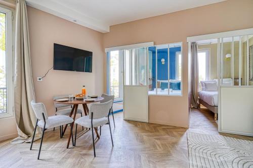 Calm and Comfortable 2-Bedroom Apartment in Paris 17th