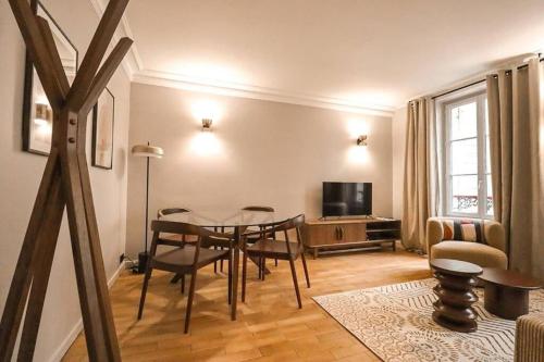 Elegant 1-Bedroom Apartment on Rue Saint-Dominique