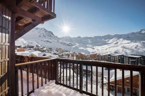 Luxurious Apartment with Ski-In and Out Access in Centre