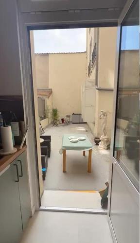 Renovated studio with private terrace 30 M2 Paris 15