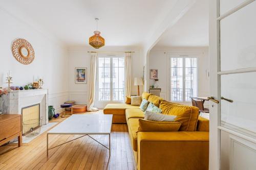 Parc Montsouris - In a pretty square - 2 bedrooms