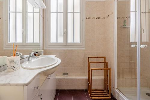 Parc Montsouris - In a pretty square - 2 bedrooms