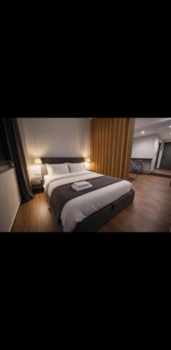 Piraeus Port Suites Luxury No3