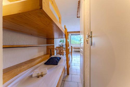 Slope side studio with Mountain Views