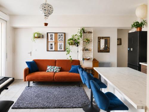Central Two-Bedroom Apartment with Large Terrace and Private Parking
