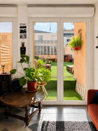 Central Two-Bedroom Apartment with Large Terrace and Private Parking