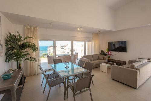 Blue Horizons Luxury Apartment