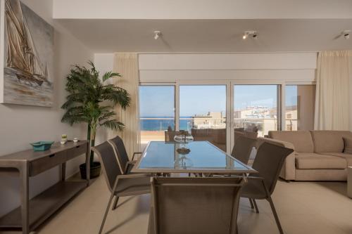 Blue Horizons Luxury Apartment