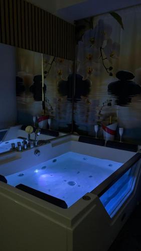 Foria Rooms