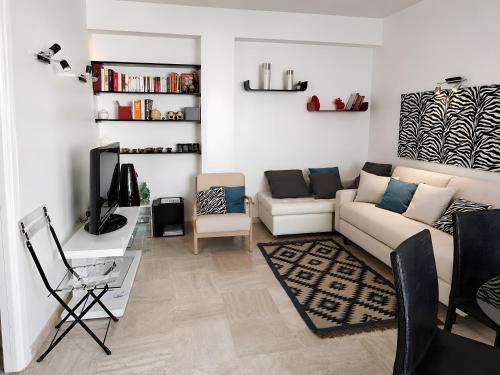 Cannes Martinez One Bedroom