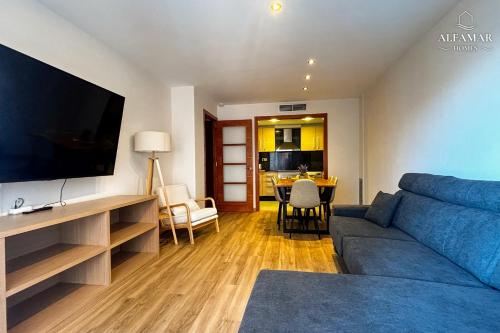 Kuala Suite - Modern Apartment with Pool & Parking