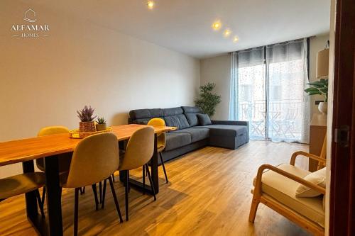 Kuala Suite - Modern Apartment with Pool & Parking