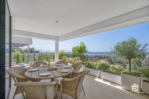 Estepona Luxury 3BR - Sea Views, Terrace, Garage
