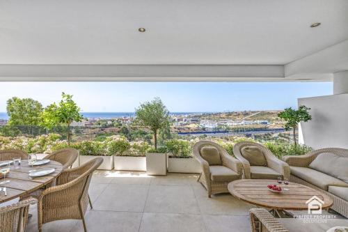Estepona Luxury 3BR - Sea Views, Terrace, Garage