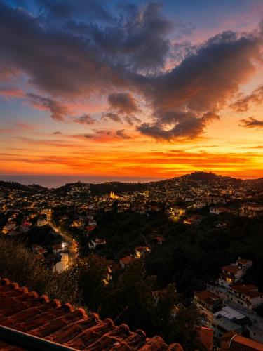 Beautiful 2BR - 10 mins from Funchal - Ocean Views