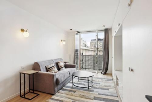 Mobility lease Large studio Paris