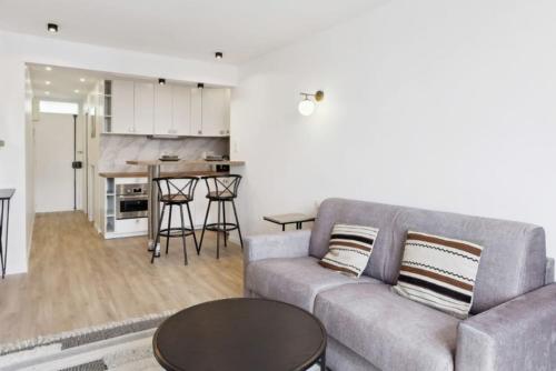 Mobility lease Large studio Paris