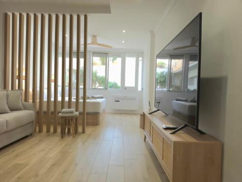 BENYA - Renovated Studio with Pool and AC - Lift, Quiet Area of Playamar