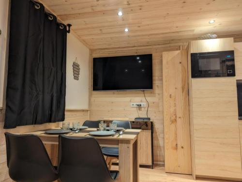 Front de Neige Val Thorens - Skis aux pieds, balcon vue montagne