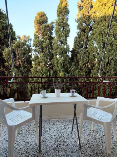 Chios Breeze 1